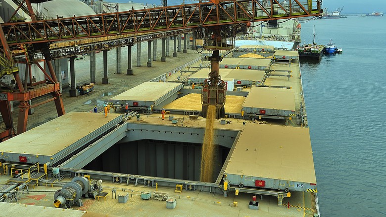 navio graneleiro paranagua.jpg